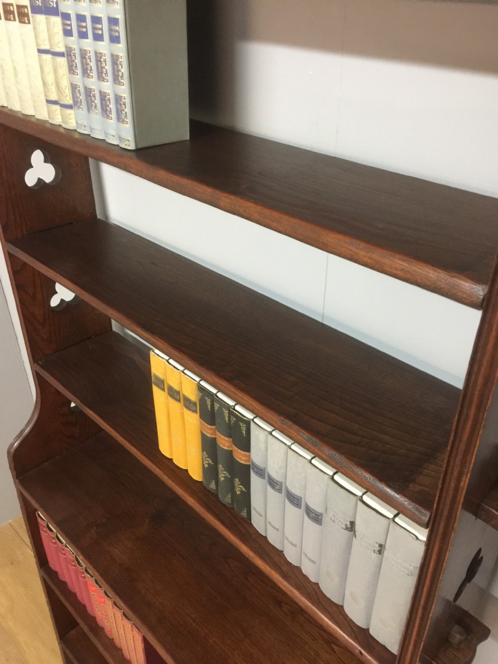 Arts and crafts seven height oak shelves circa 1900 View XI