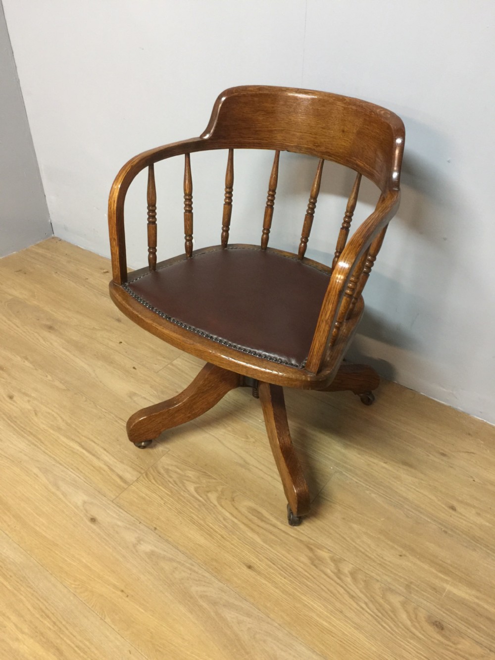 Solid oak revolving desk chair View III