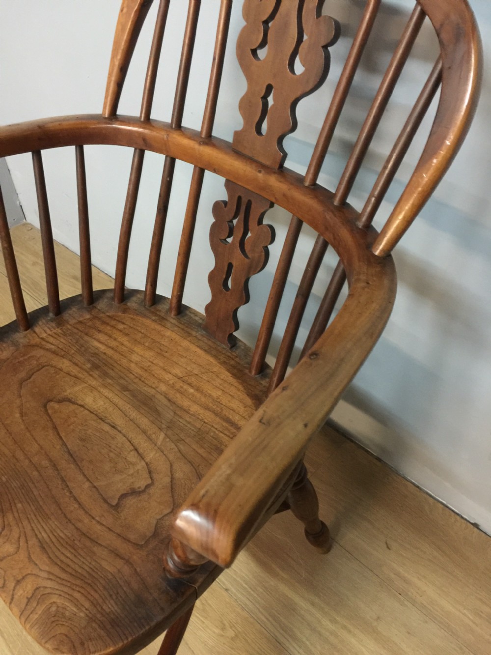 Eighteenth century yew Windsor chair View IV
