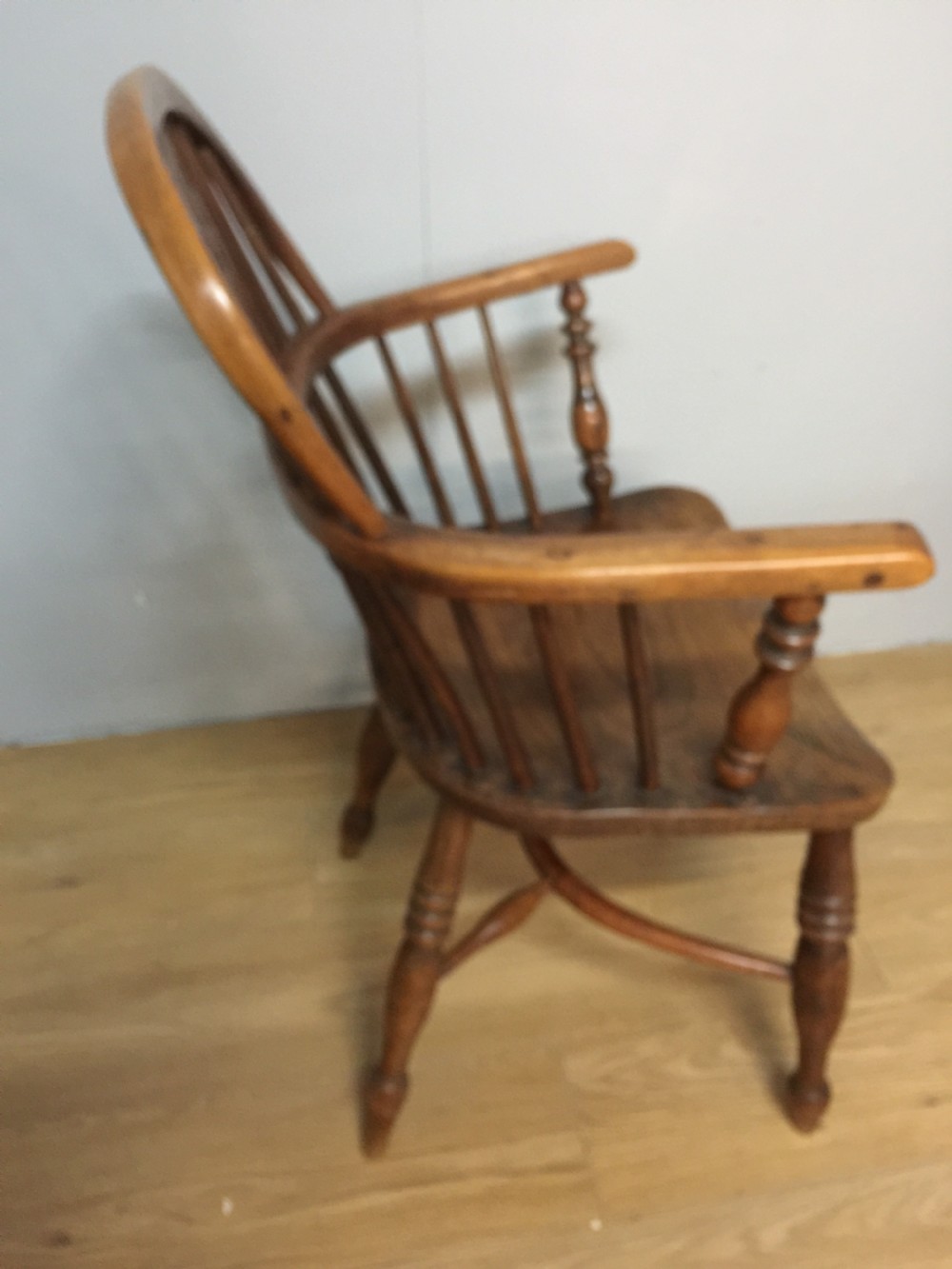 Eighteenth century yew Windsor chair View X