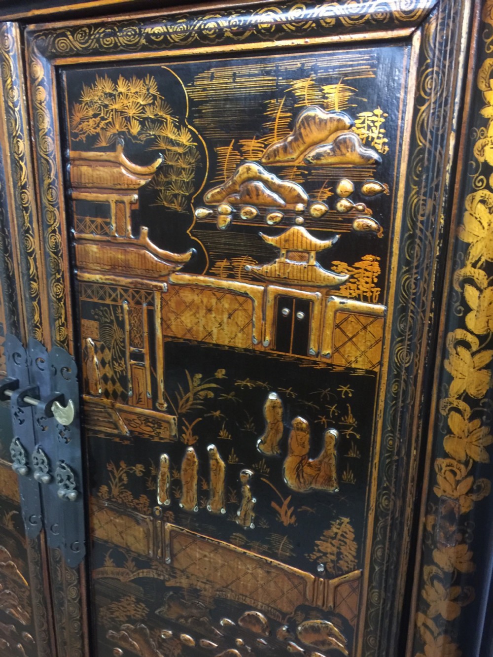 Chinese black lacquer and gilded wedding cabinet circa 1920 View V
