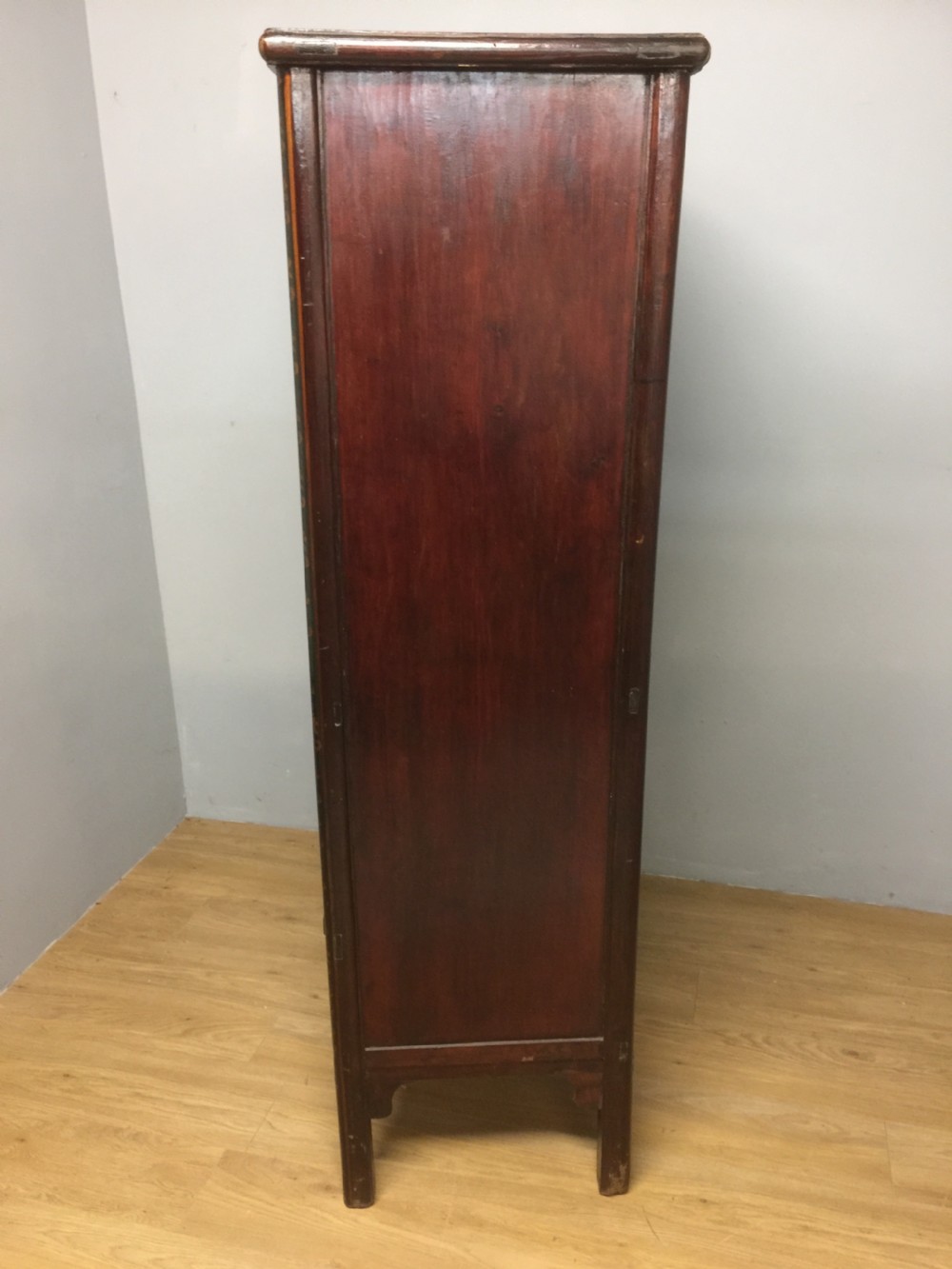 Chinese black lacquer and gilded wedding cabinet circa 1920 View XI