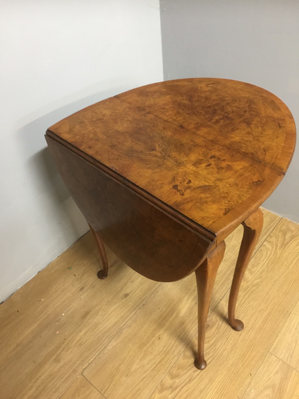 Small burr walnut drop leaf table circa 1900 View IV