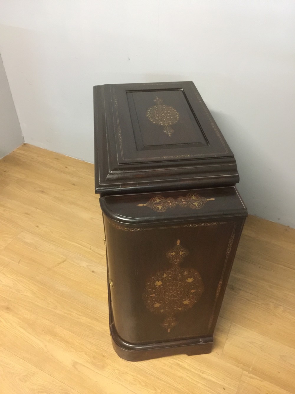 Cocktail cabinet with brass inlay Anglo Indian  View VIII