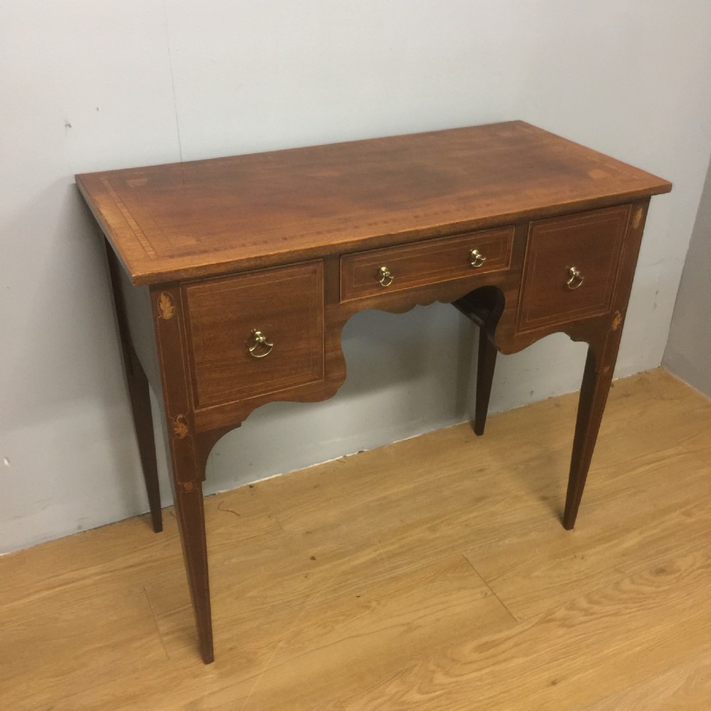 Edwardian Sheraton style inlaid mahogany side table 