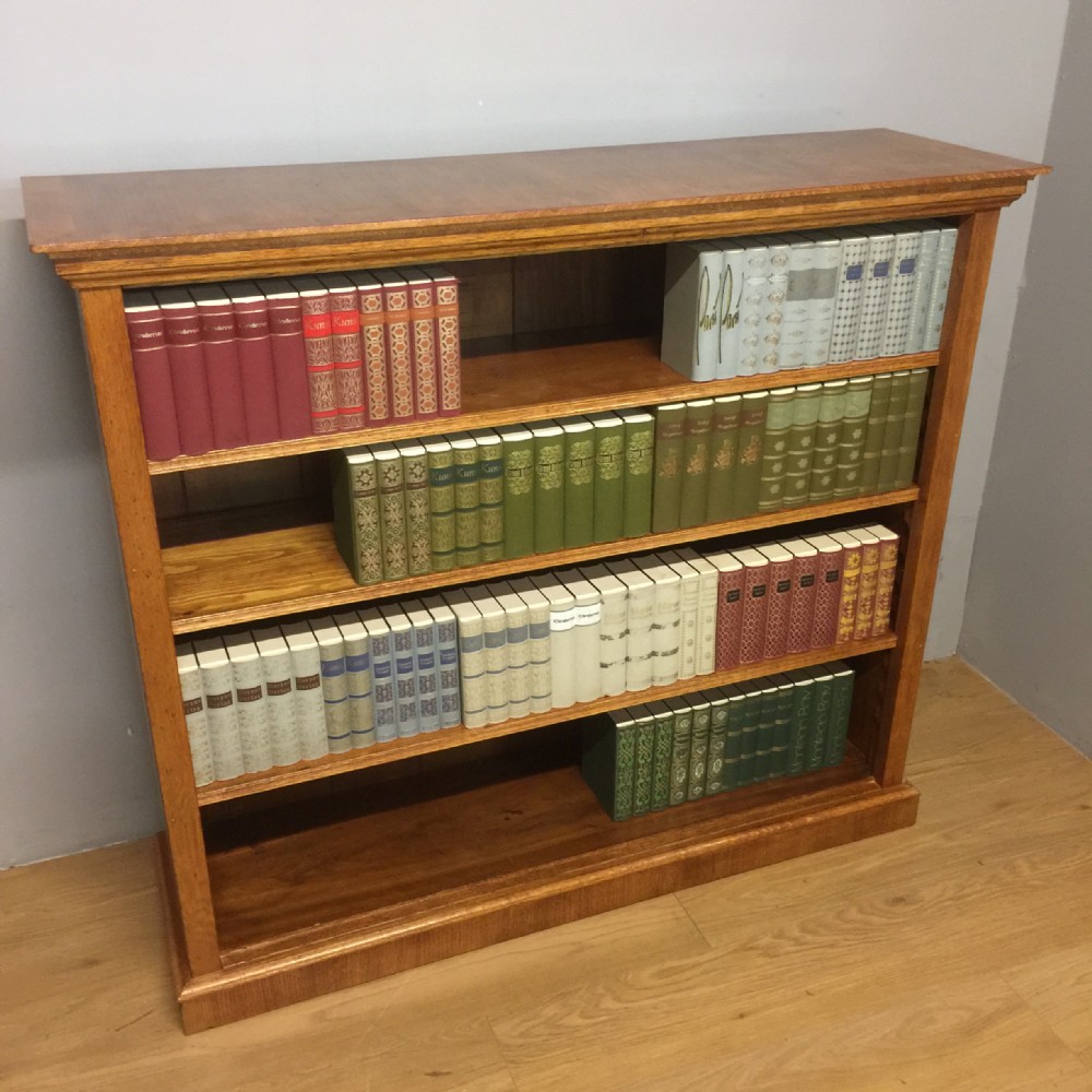 Nineteenth century golden oak open bookshelves 