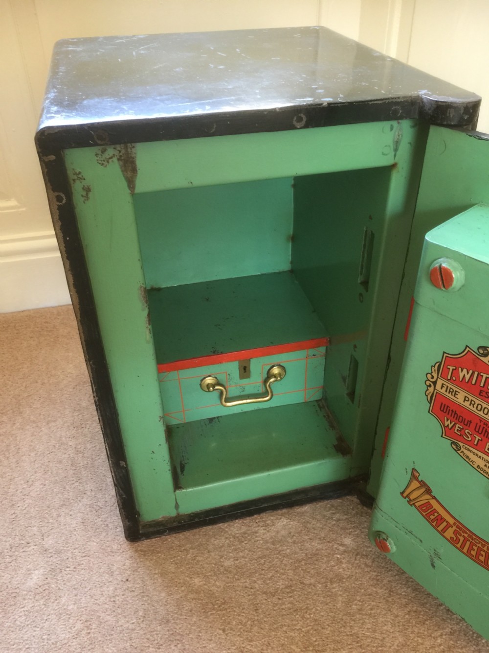 Antique safe by Withers of West Bromwich in original condition  View VII