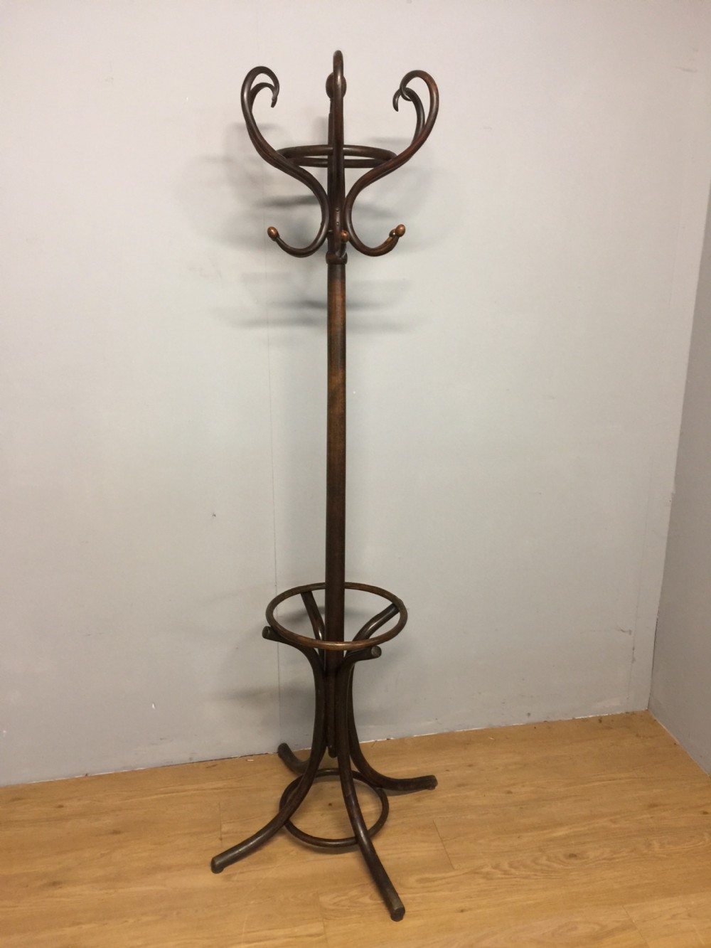 Bentwood coat stand in great original condition View II