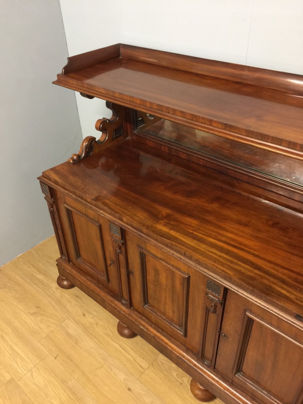 Superb quality nineteenth Century flame mahogany buffet sideboard  View III