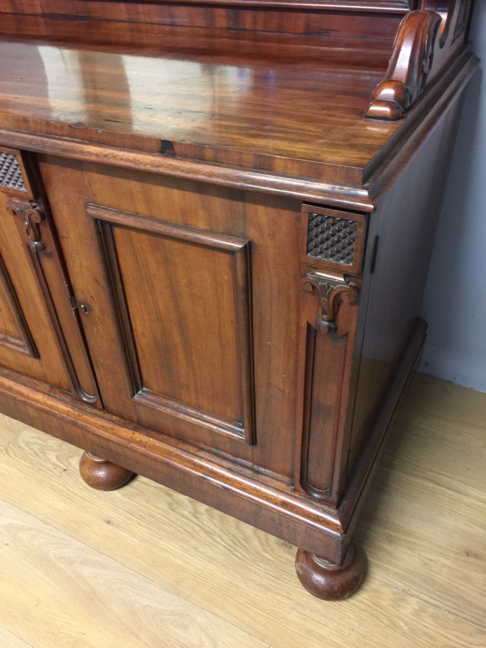 Superb quality nineteenth Century flame mahogany buffet sideboard  View VI