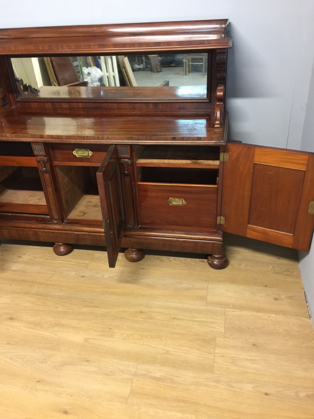 Superb quality nineteenth Century flame mahogany buffet sideboard  View X