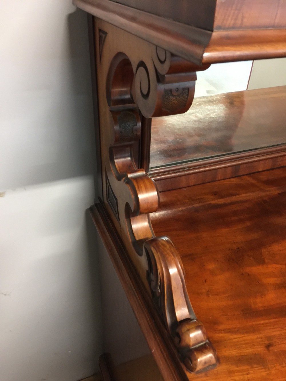 Superb quality nineteenth Century flame mahogany buffet sideboard  View XI