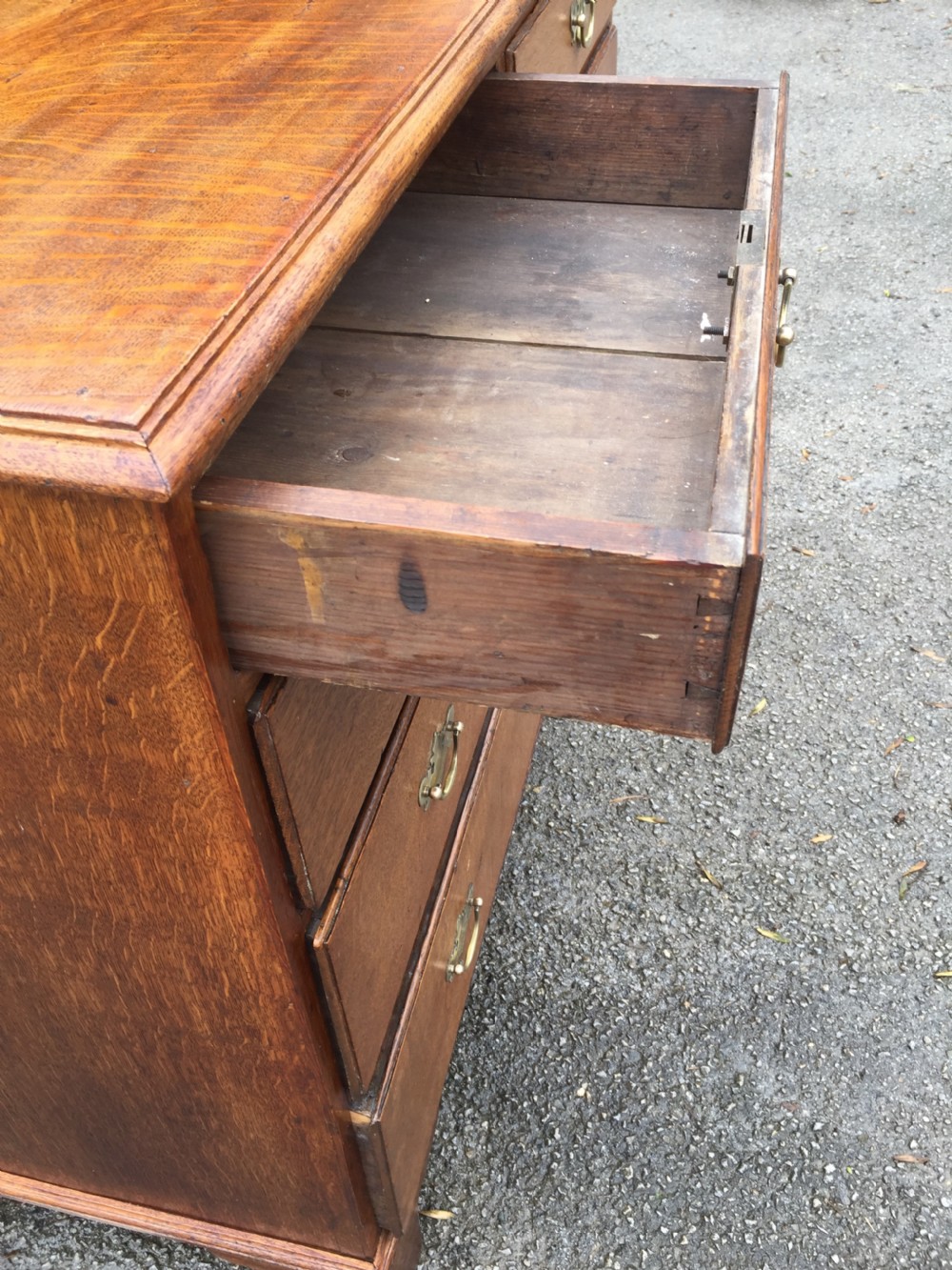 Late Georgian solid oak chest of drawers  View VIII