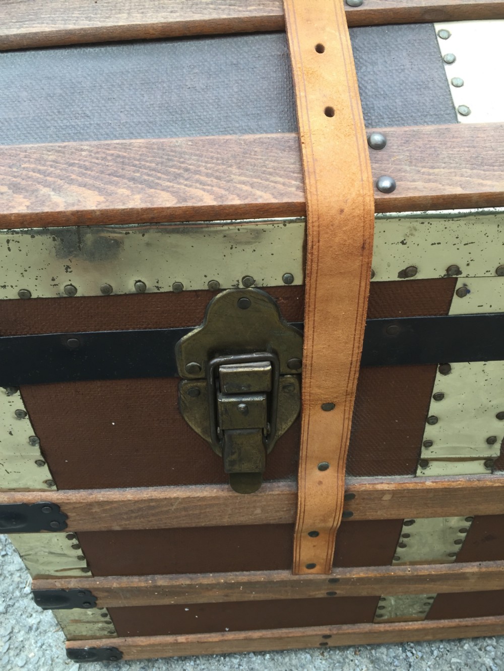 Edwardian dome topped trunk in excellent condition View V