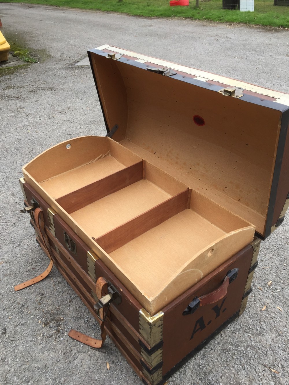 Edwardian dome topped trunk in excellent condition View X
