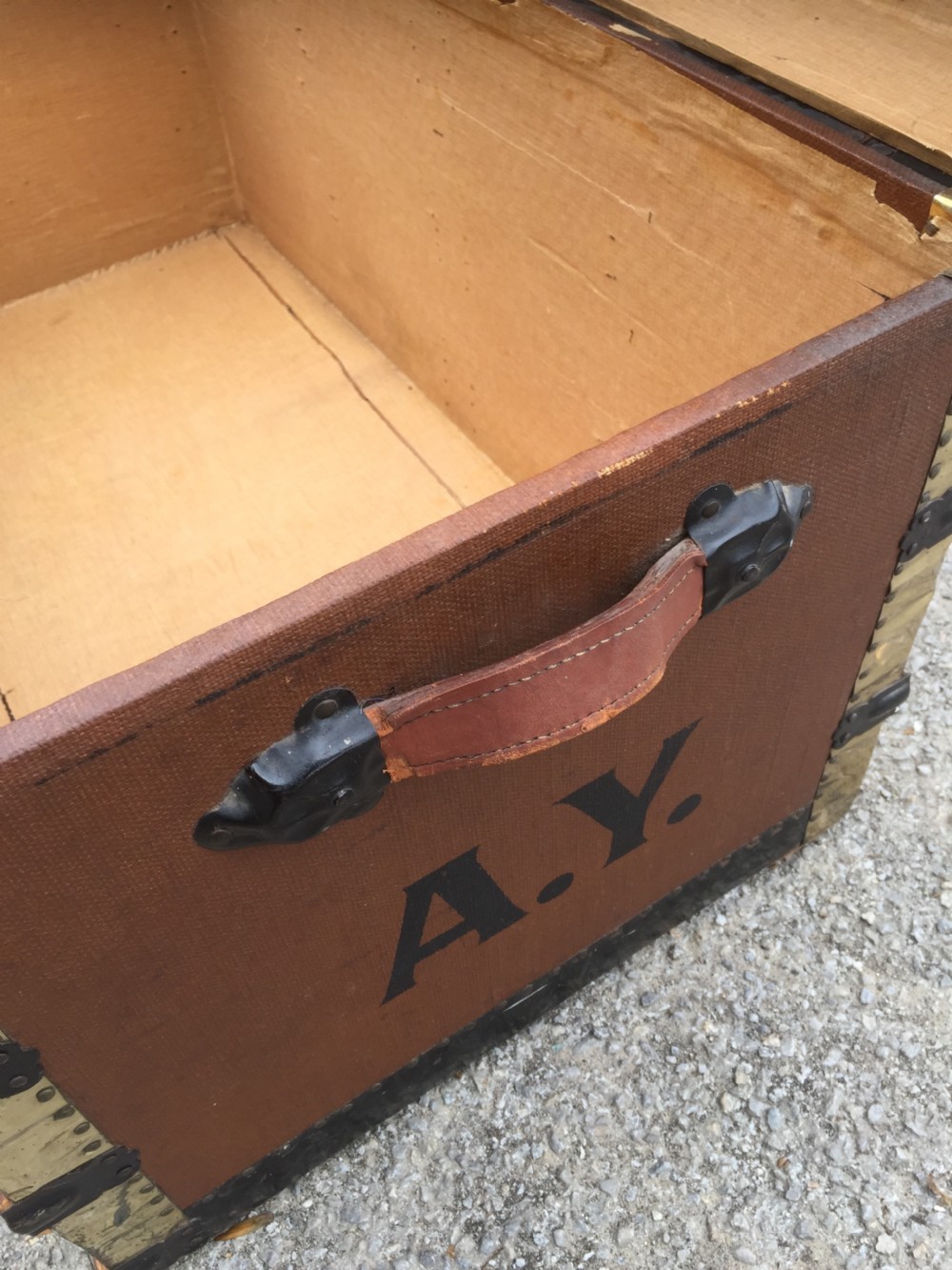 Edwardian dome topped trunk in excellent condition View XIII