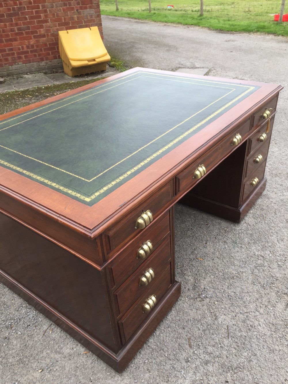 Nineteenth century mahogany partners desk by Richardson of Leeds  View III