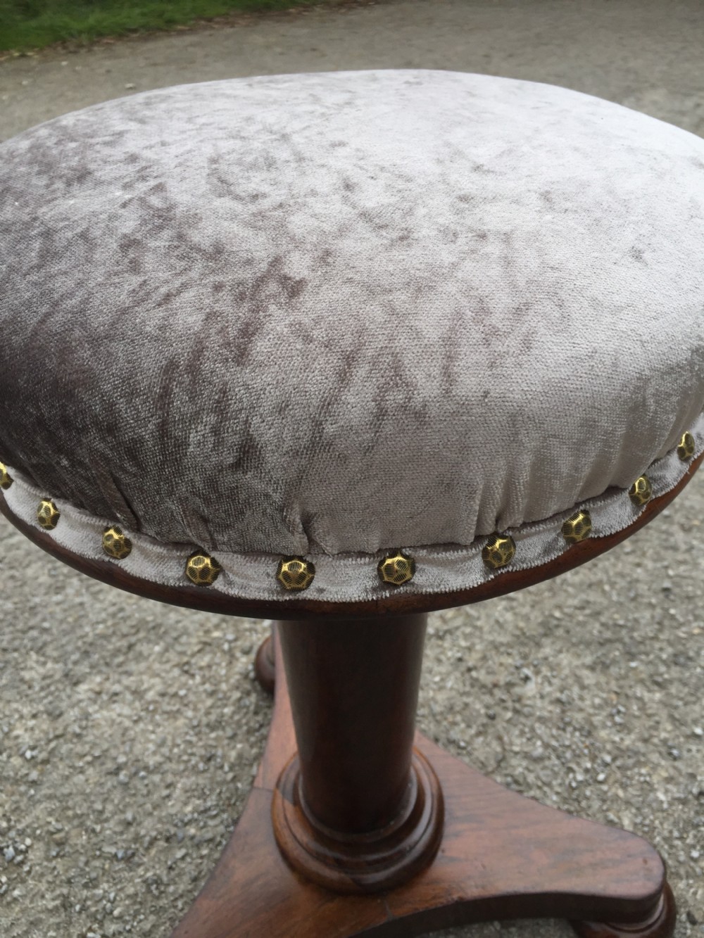 Nineteenth century rosewood circular adjustable piano stool View III