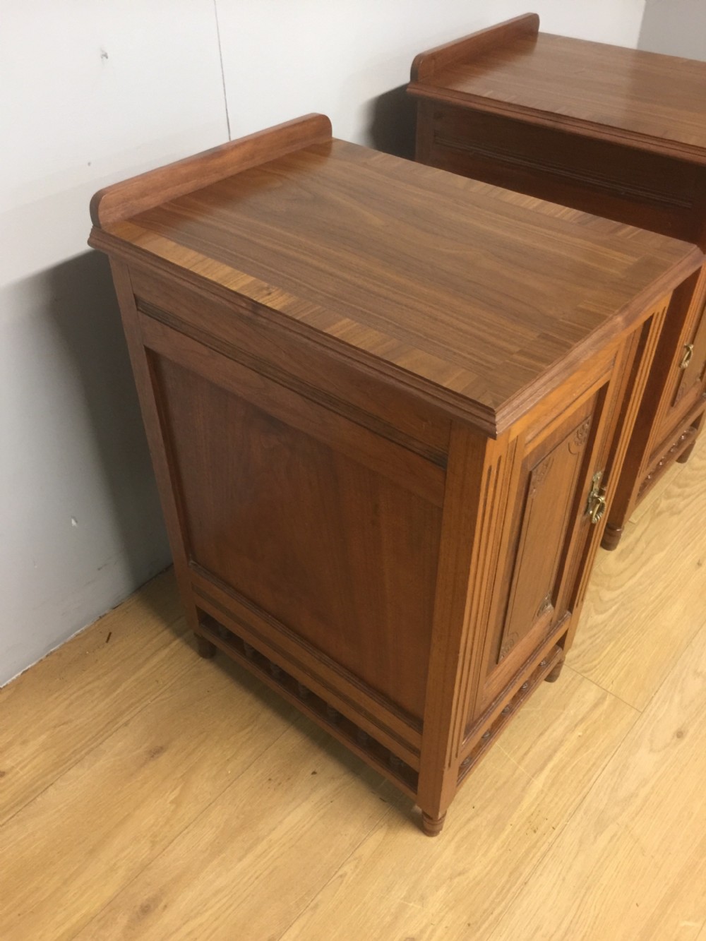 Edwardian pair of walnut bedside cabinets  View XI