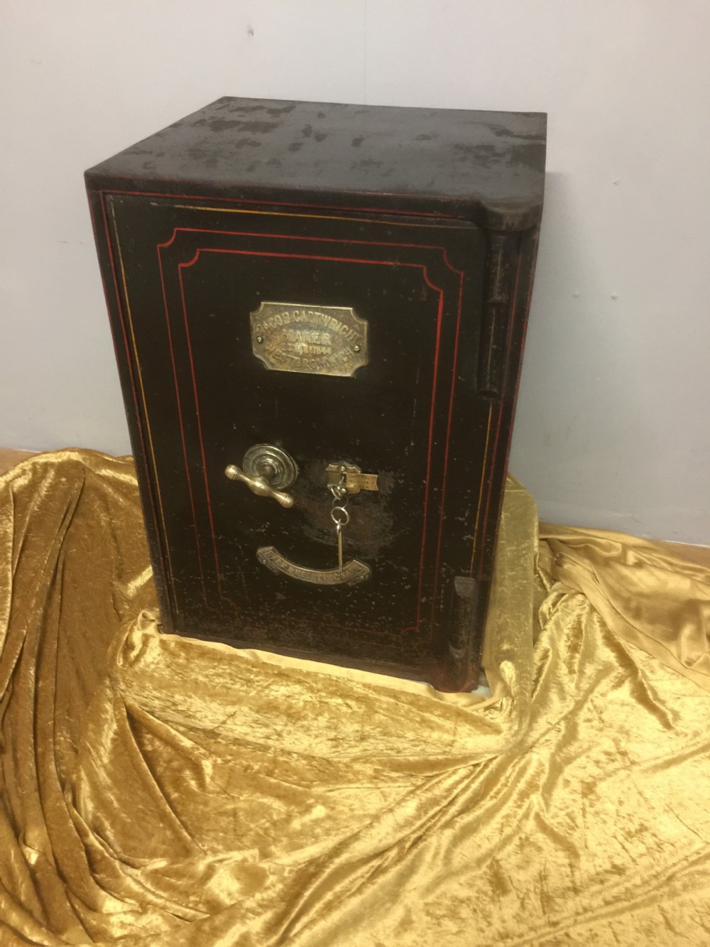 Edwardian safe in original condition by Jacob Cartwright Two Keys 