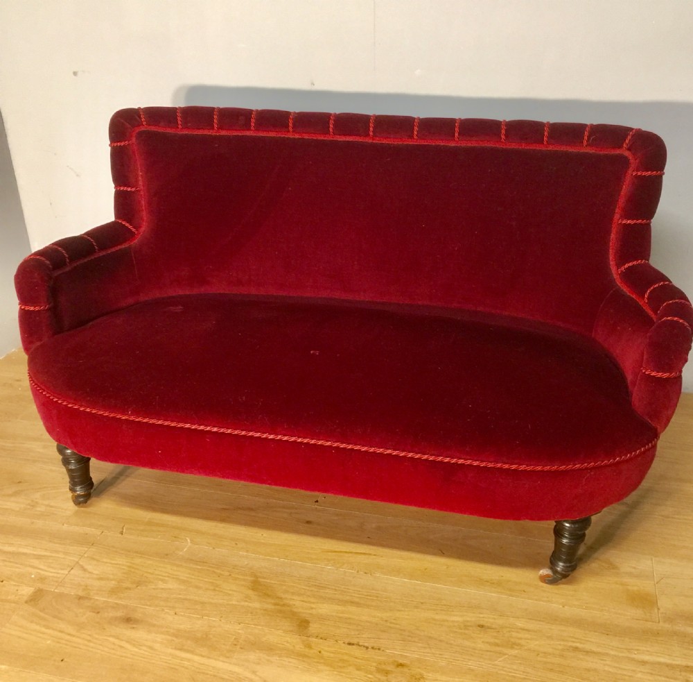 Nineteenth century two seater sofa in burgundy velvet 