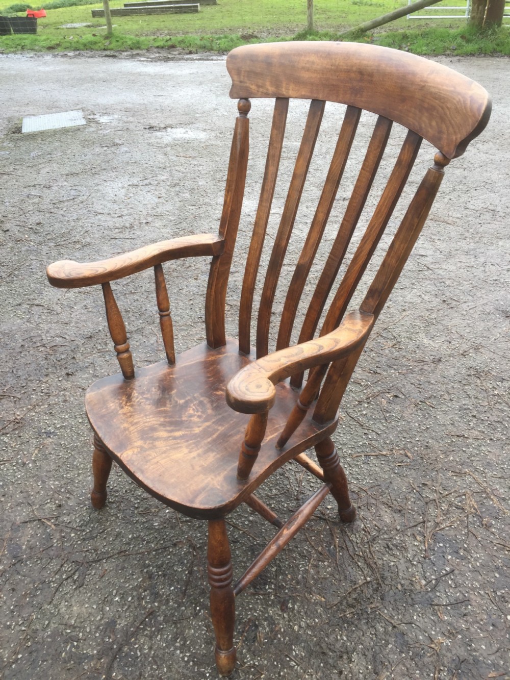 Nineteenth century  elm and beech Windsor chair