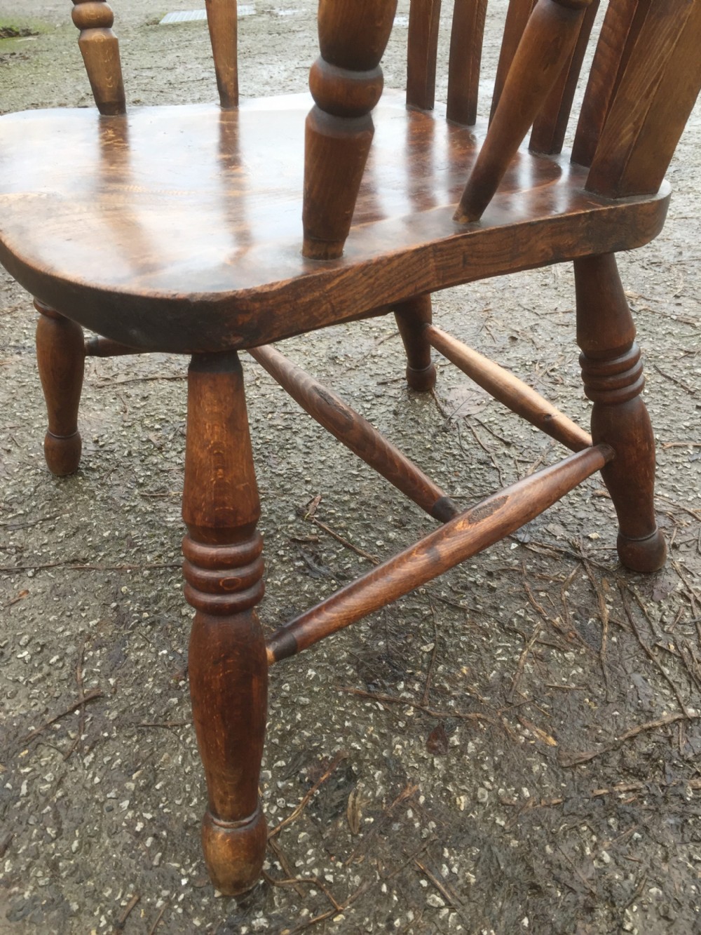 Nineteenth century  elm and beech Windsor chair View VIII