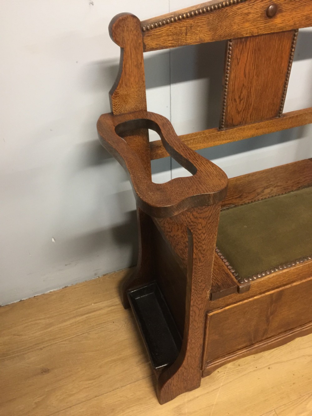 Arts and crafts golden oak hall bench  View IX