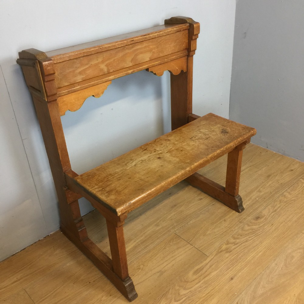 Arts and Crafts pine pew only 76 cm wide