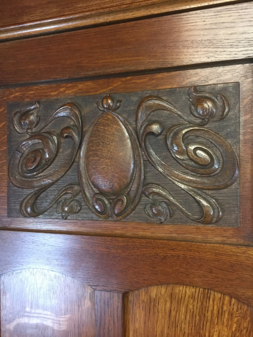 Solid oak Arts and Crafts inlaid three door wardrobe  View VII