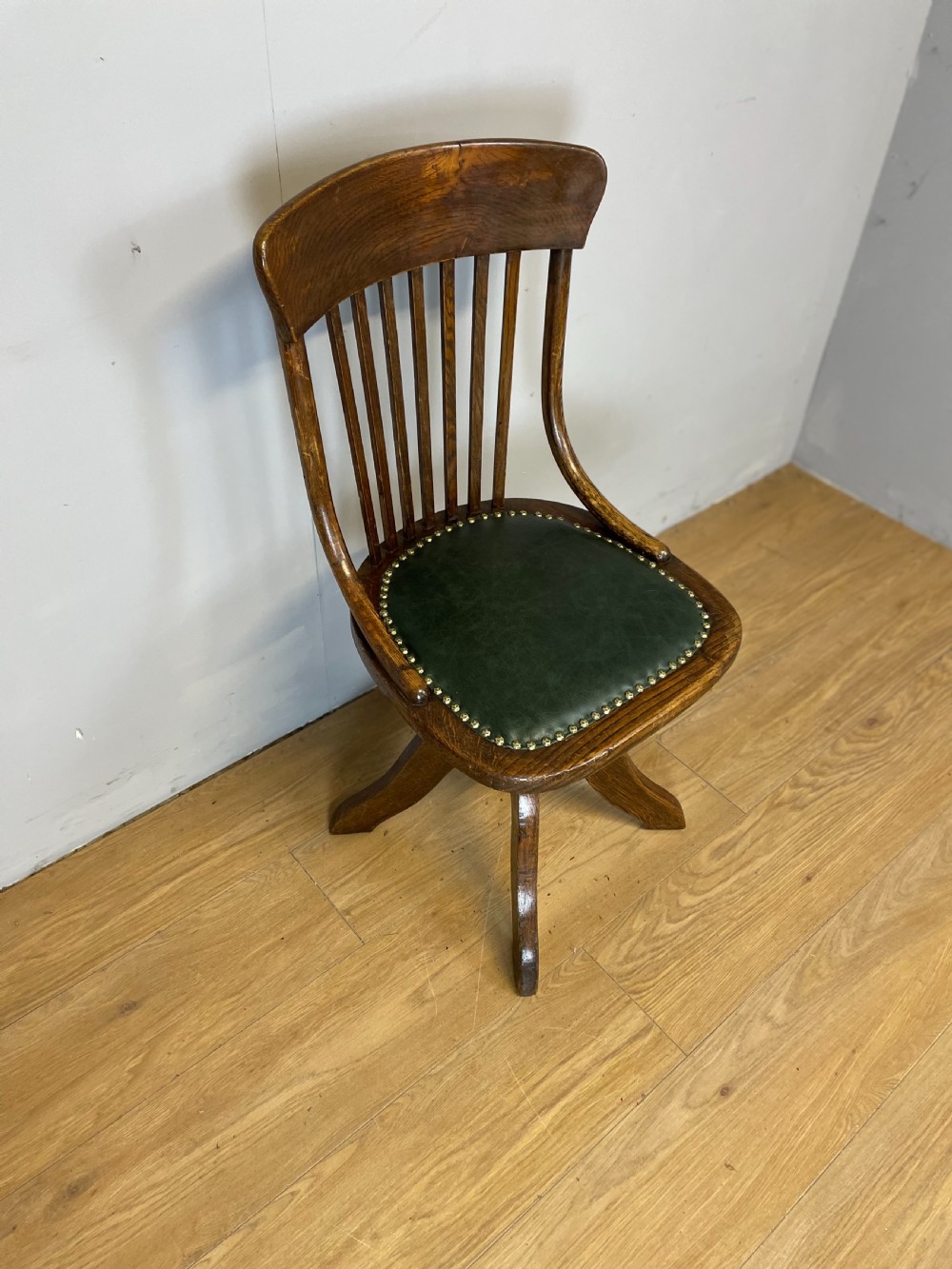 Nineteenth century solid oak revolving desk chair in green leather  View VIII