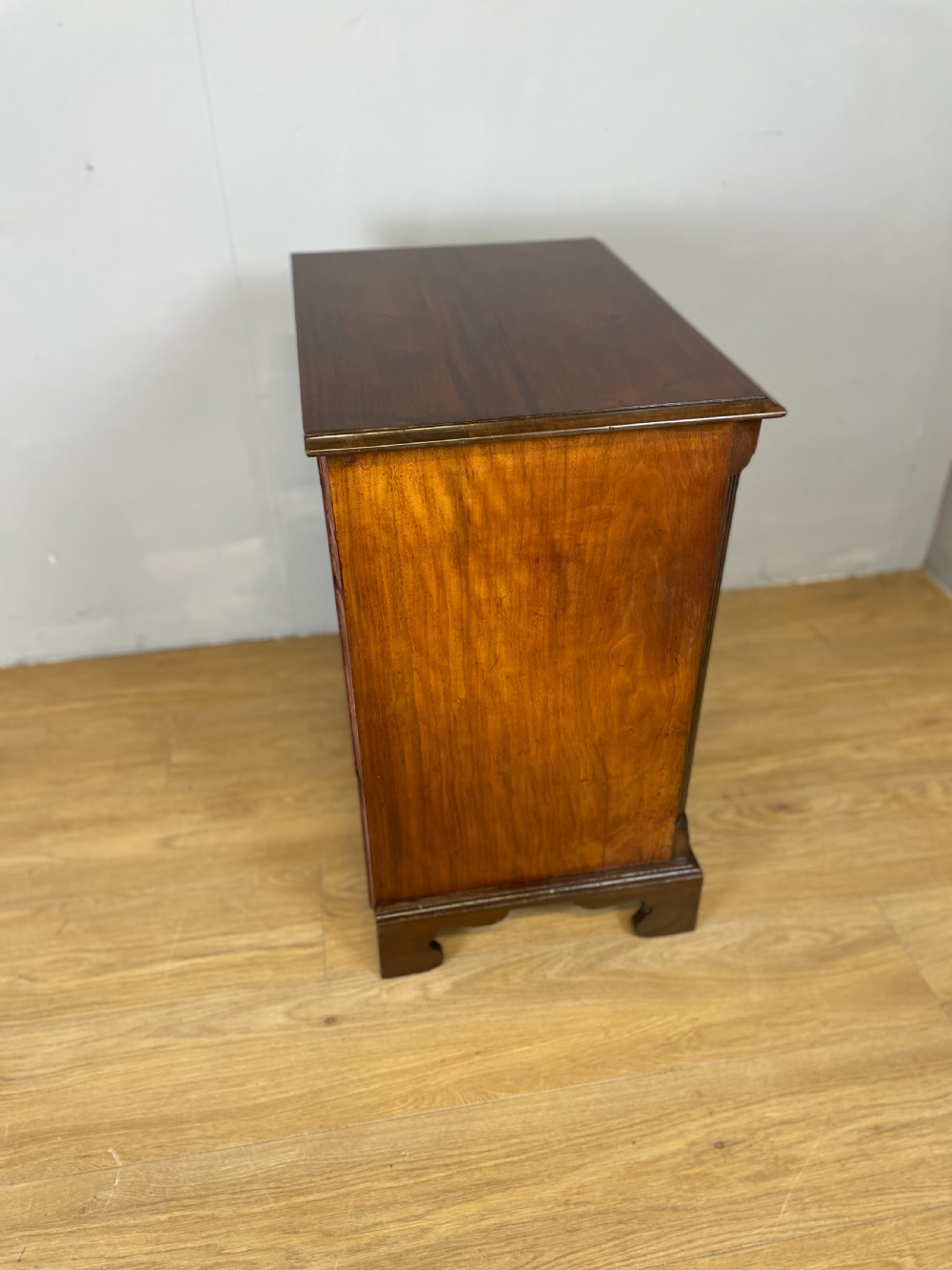 Nineteenth century small mahogany bachelors chest View X