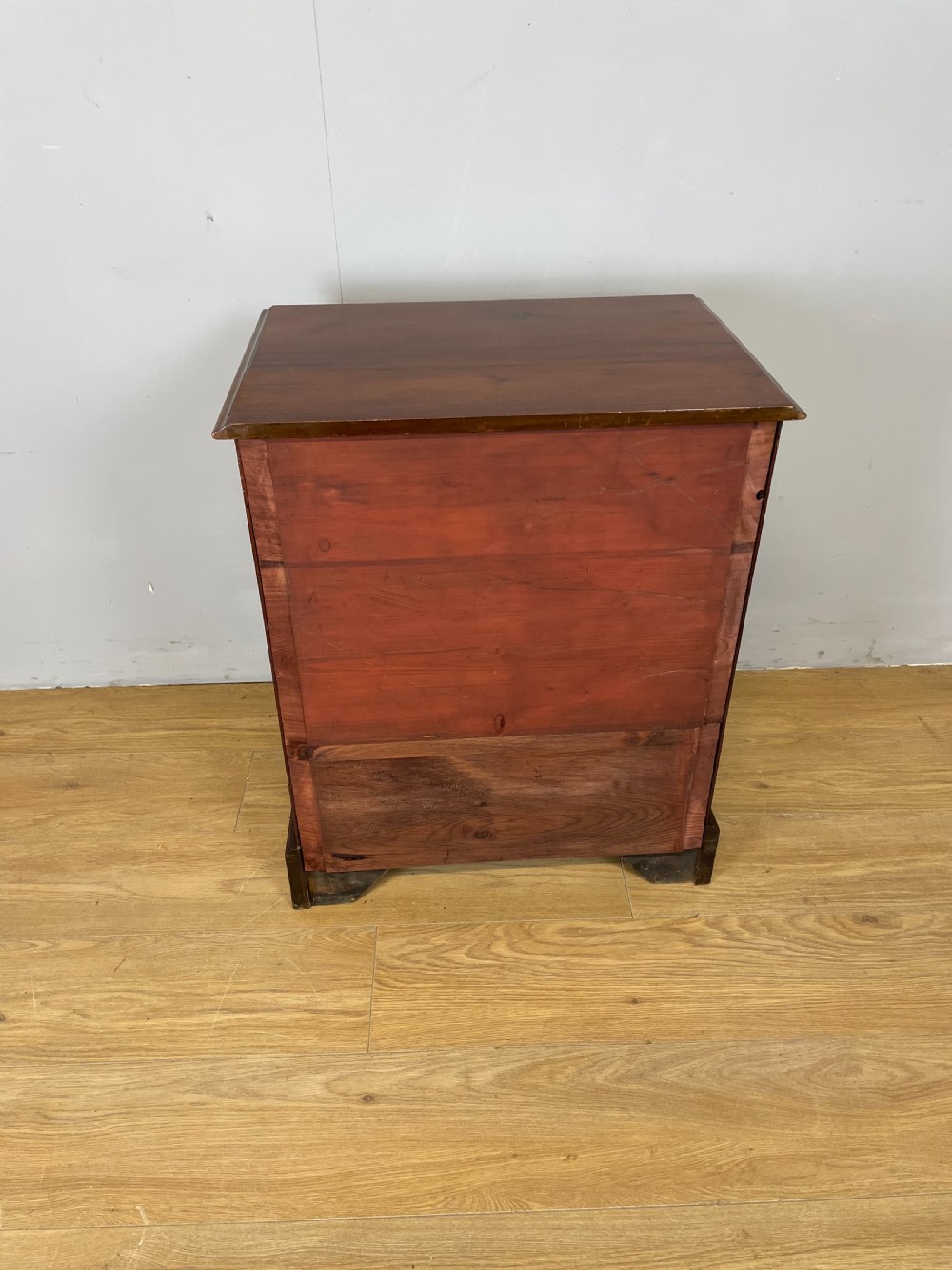 Nineteenth century small mahogany bachelors chest View XII