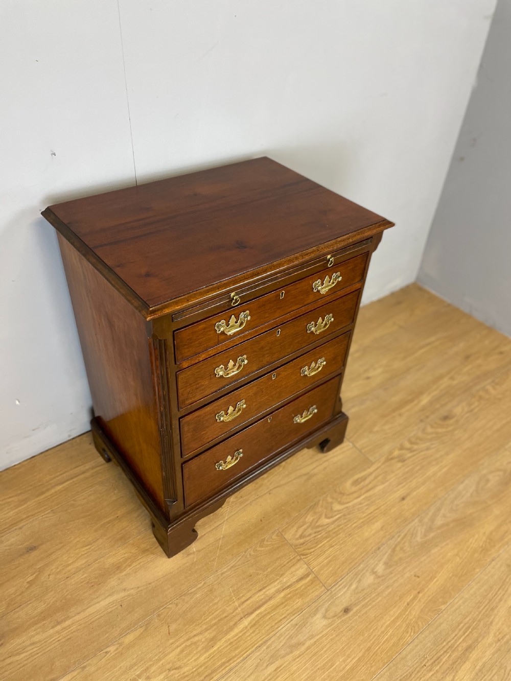 Nineteenth century small mahogany bachelors chest View XIII