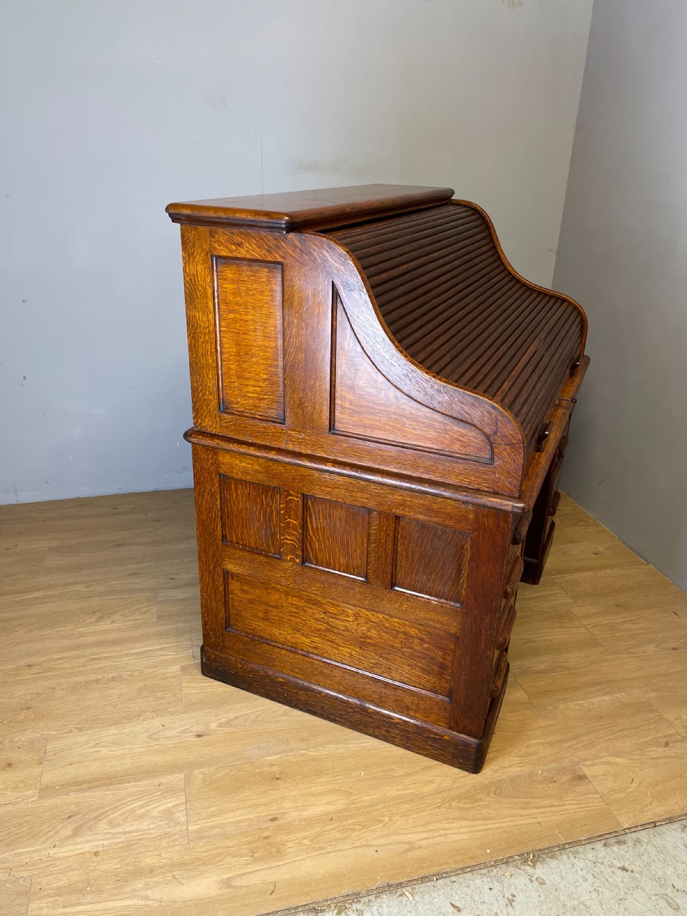 Solid oak roll top desk circa 1900 View X