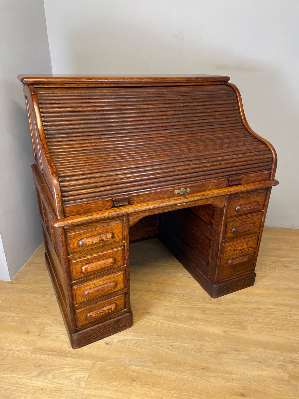 Solid oak roll top desk circa 1900 View XII