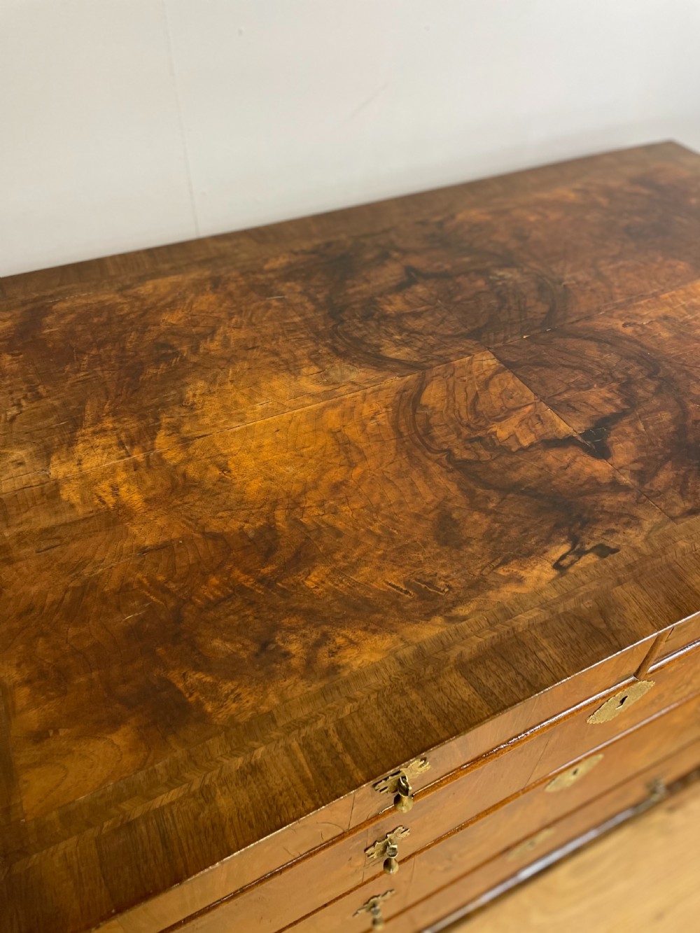 Early 18th century walnut chest of drawers l View V