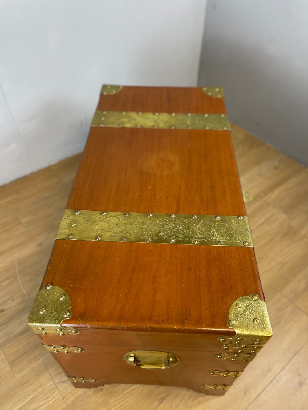 Chinese camphor wood chest with brass fittings  View VI