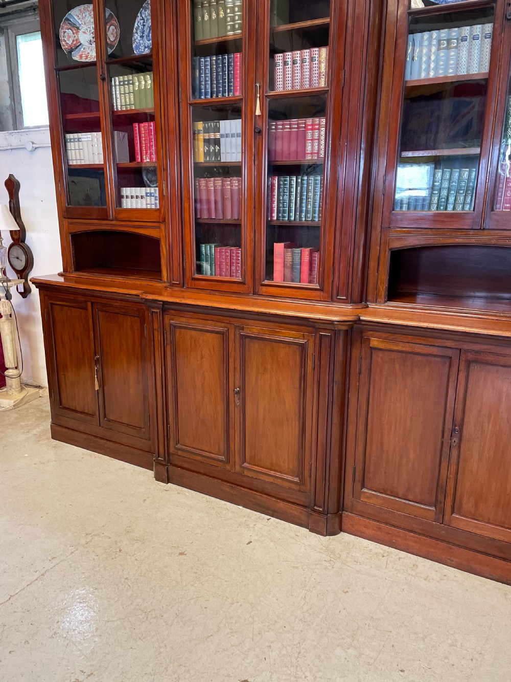 Large country house mahogany breakfront bookcase by Richardson of Leeds  View III