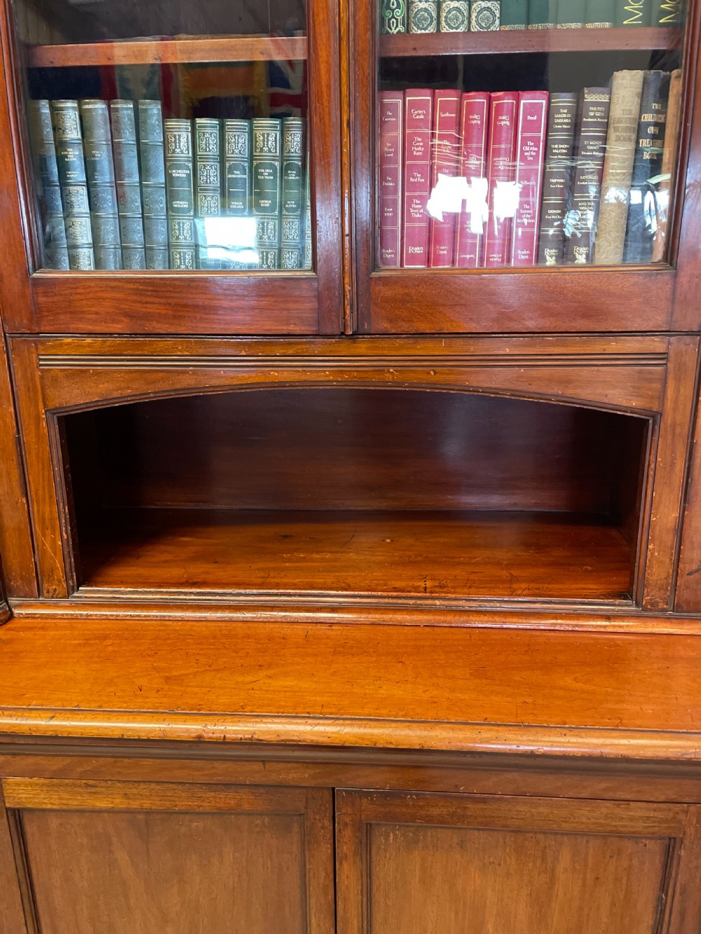Large country house mahogany breakfront bookcase by Richardson of Leeds  View VIII