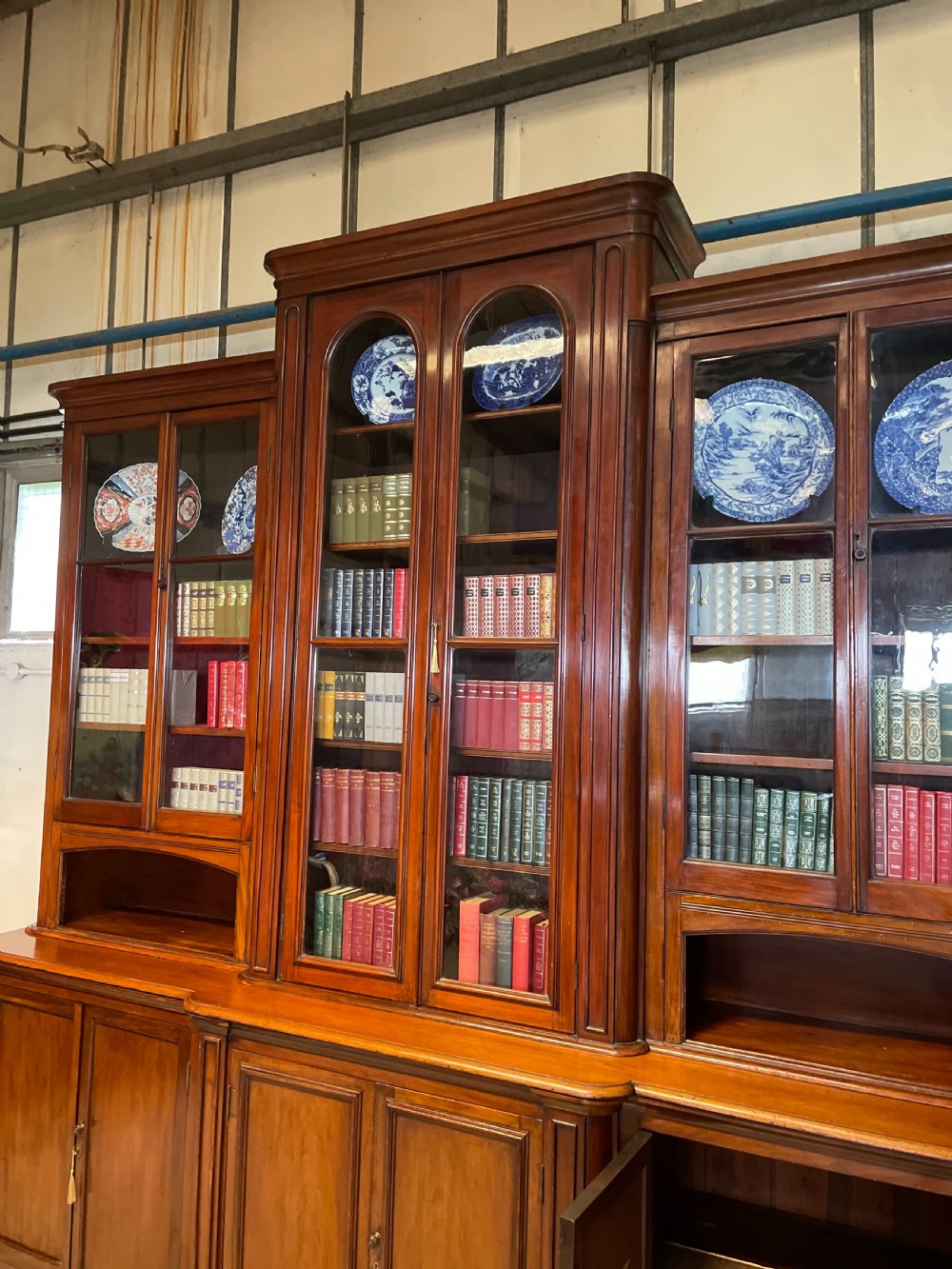 Large country house mahogany breakfront bookcase by Richardson of Leeds  View X