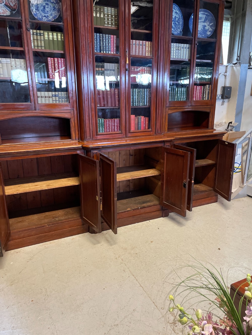 Large country house mahogany breakfront bookcase by Richardson of Leeds  View XI