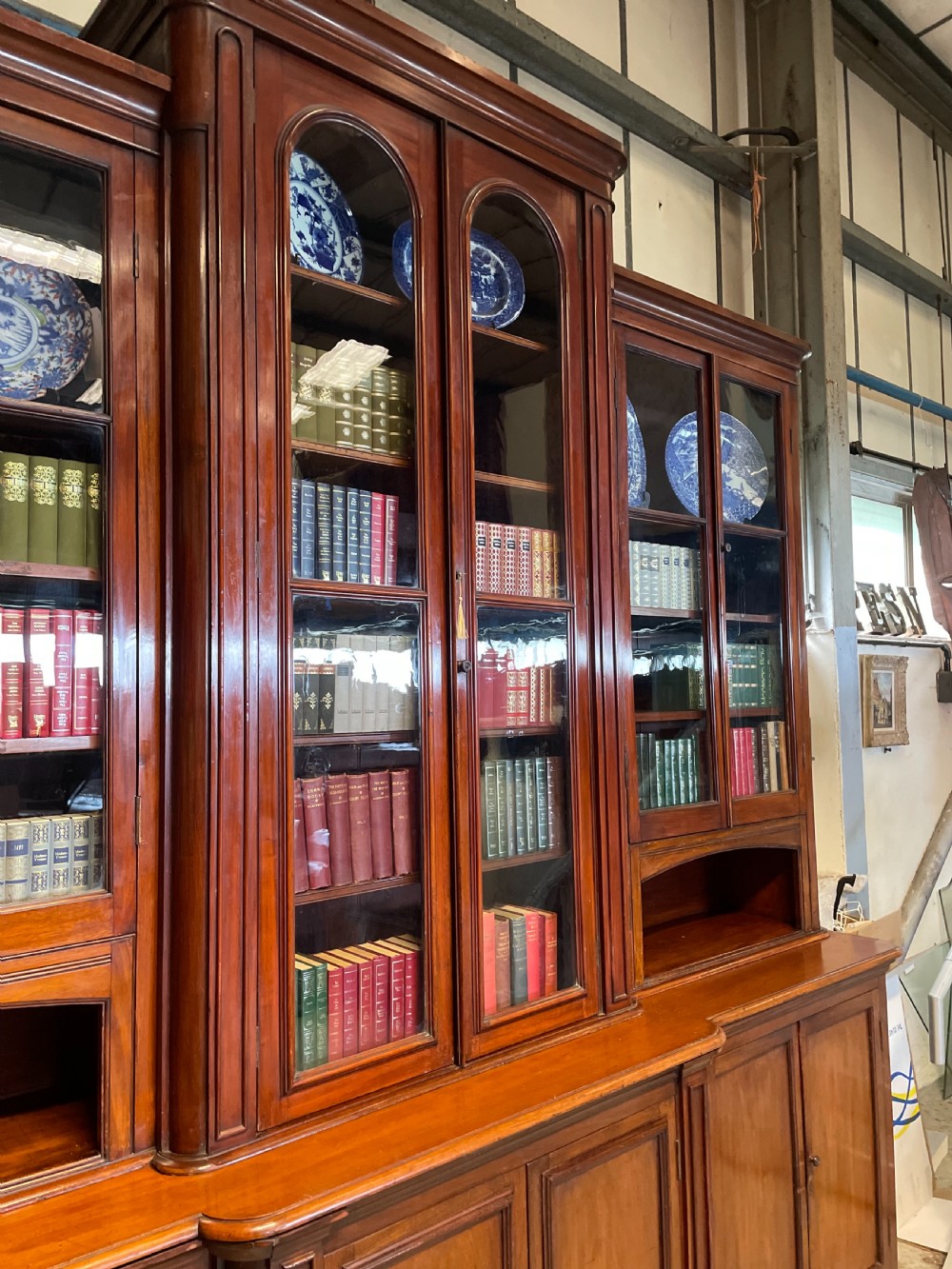 Large country house mahogany breakfront bookcase by Richardson of Leeds  View XIV