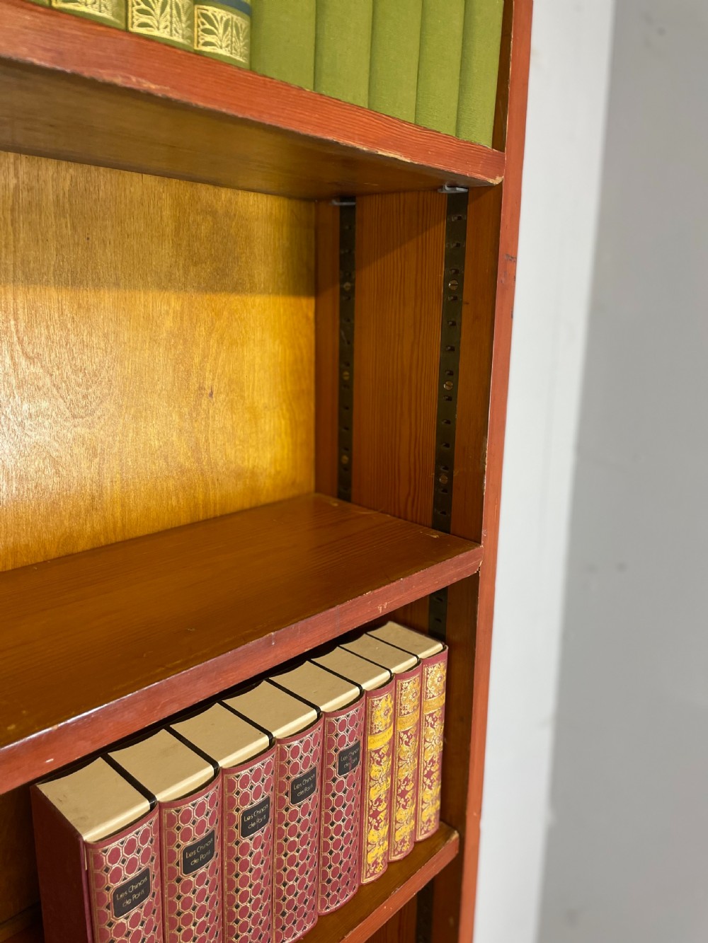 Large freestanding pine and gilt adjustable bookcase View IX