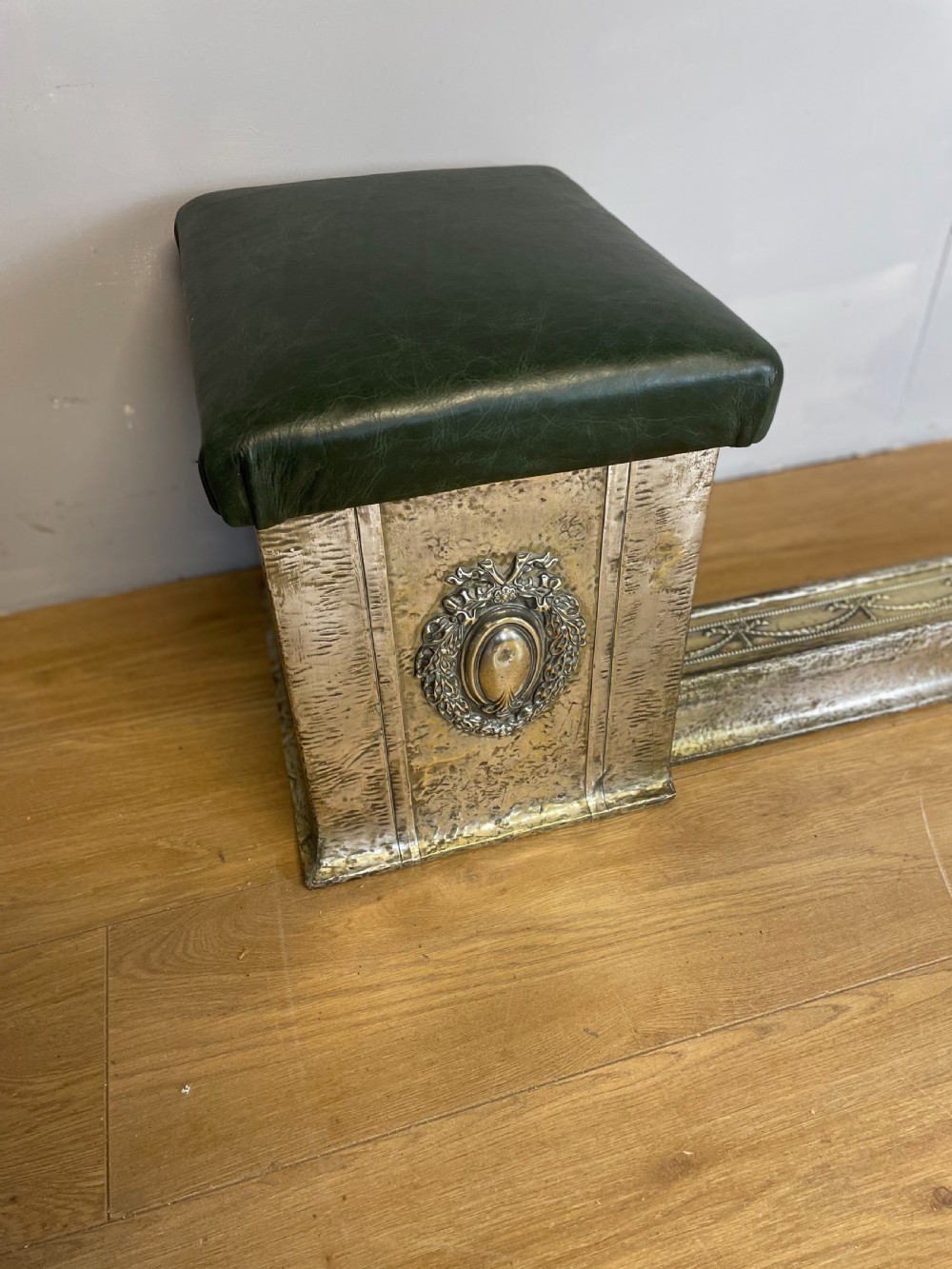 Early twentieth century adjustable club fender View II