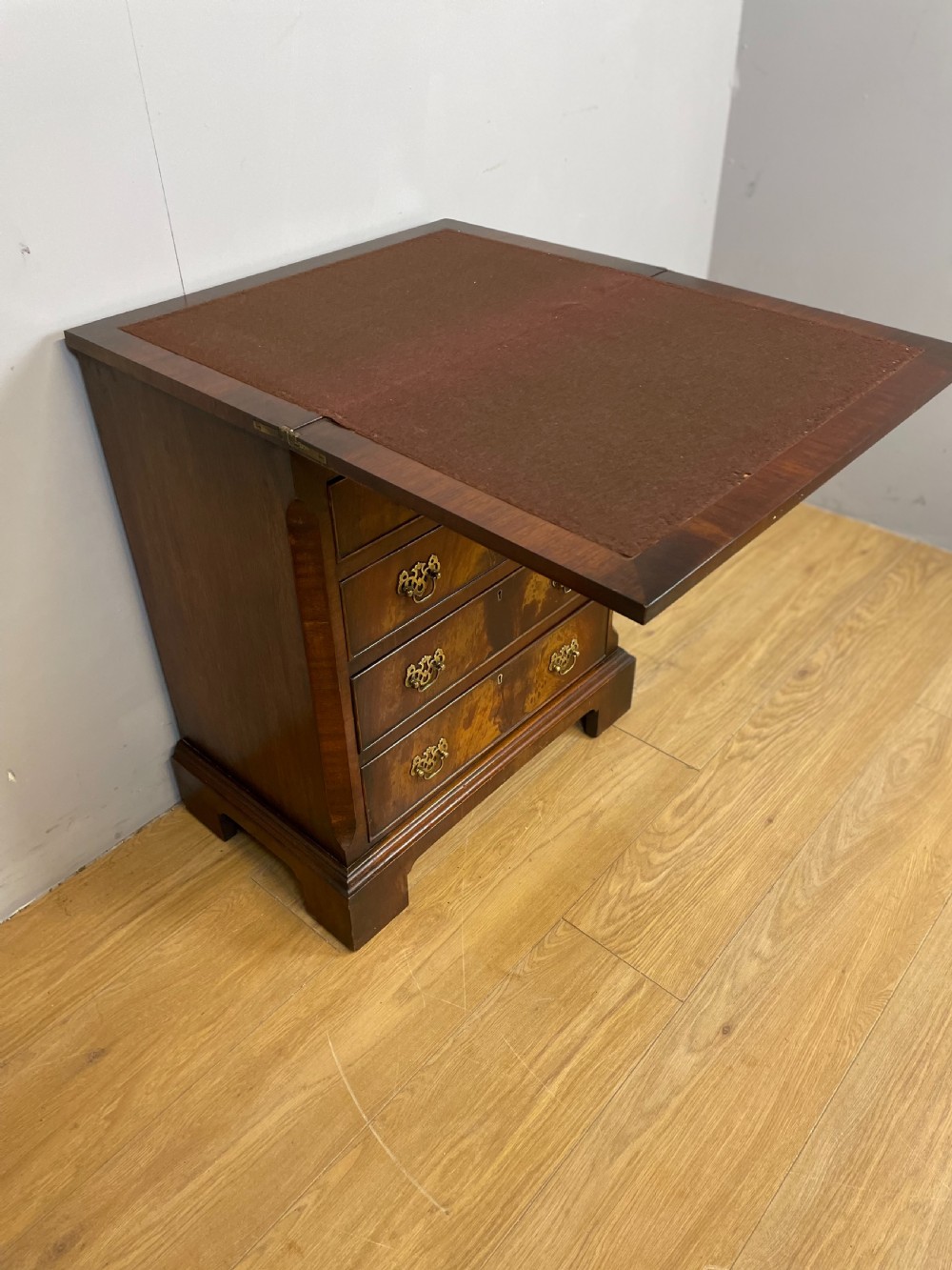 Small Flame mahogany bachelor chest of drawers circa 1920 View V