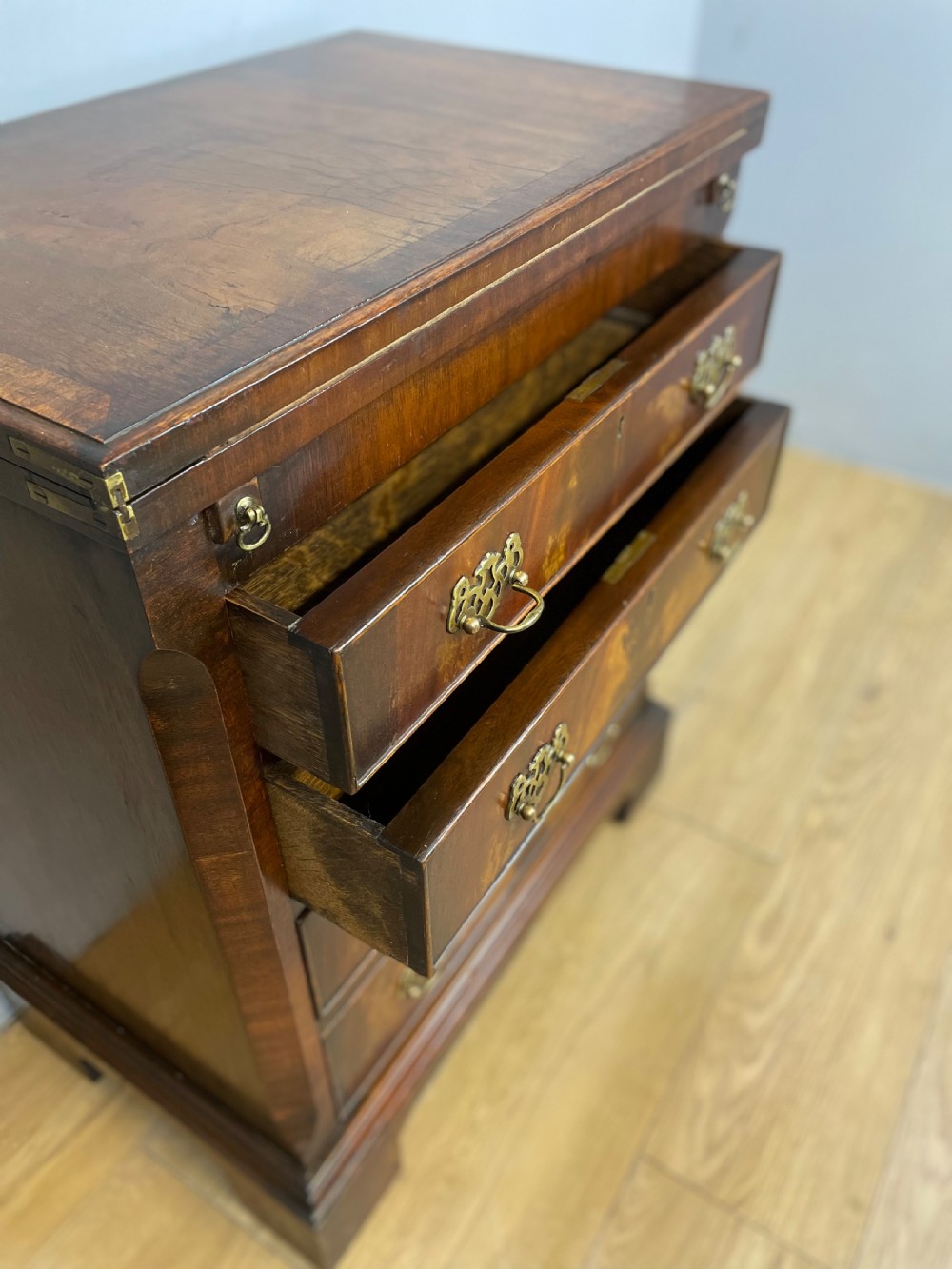 Small Flame mahogany bachelor chest of drawers circa 1920 View VII