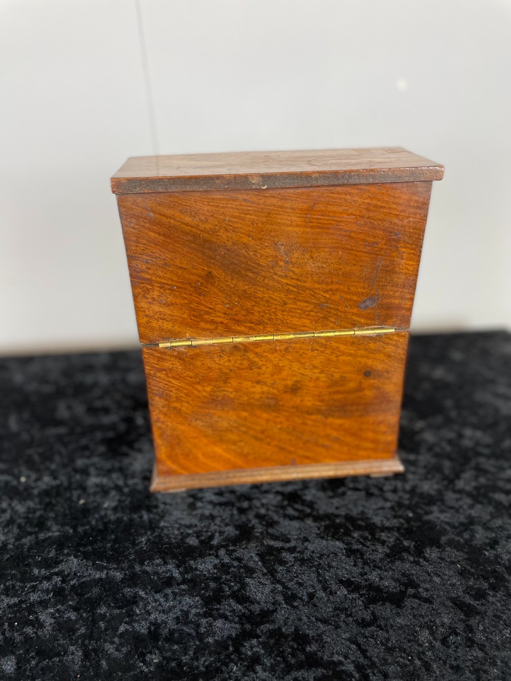 Georgian walnut decanter box fully complete  View VI