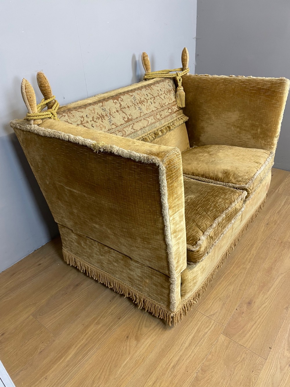 Country House Knole sofa circa 1900 View IV