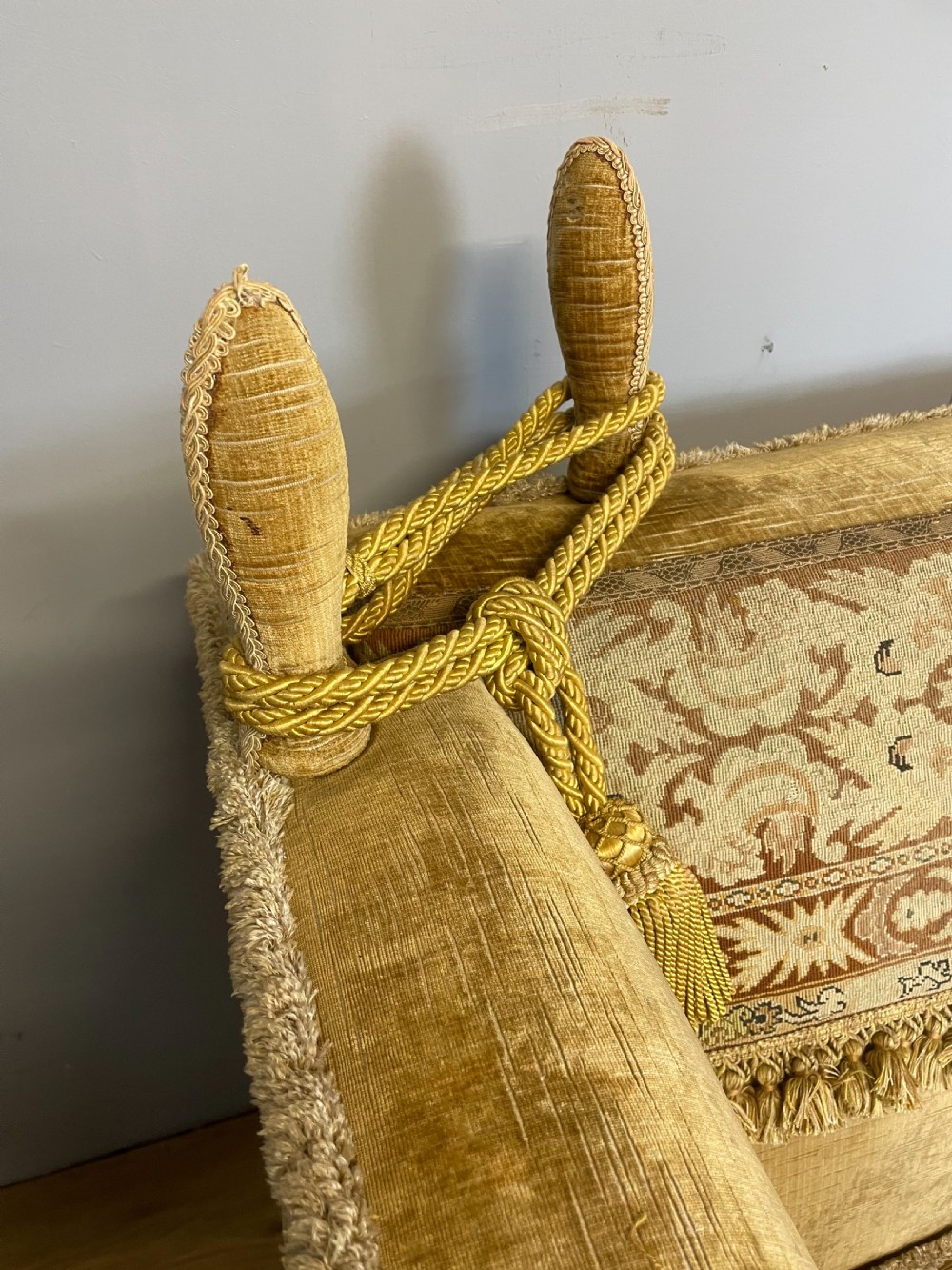 Country House Knole sofa circa 1900 View V